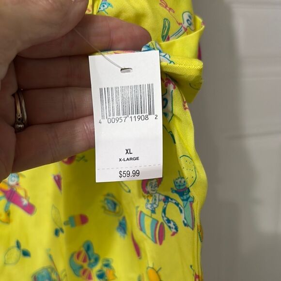 NWT Disney Toy Story Print Women’s Blouse, Bright Yellow Size XL - Picture 4 of 6
